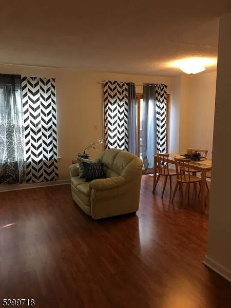 Edison Twp., NJ 08820,5 Pheasant Run