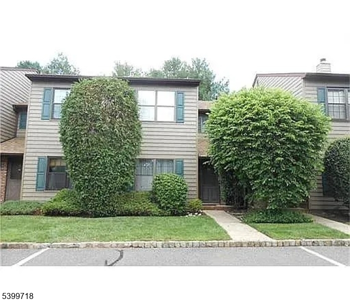 Edison Twp., NJ 08820,5 Pheasant Run