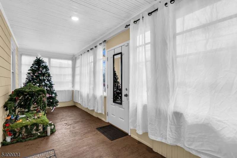 Roselle Boro, NJ 07203,142 E 6Th Ave