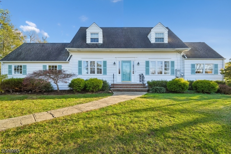 Mountainside Boro, NJ 07092,473 Bayberry Ln