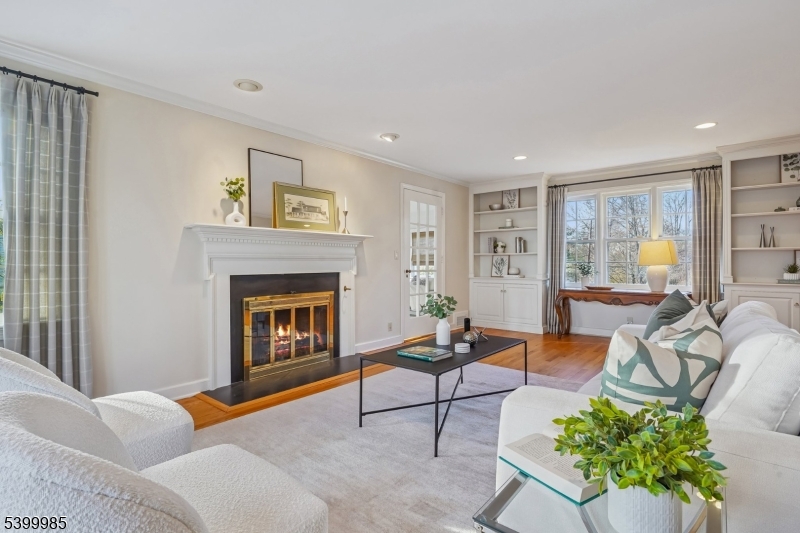 Mountainside Boro, NJ 07092,473 Bayberry Ln