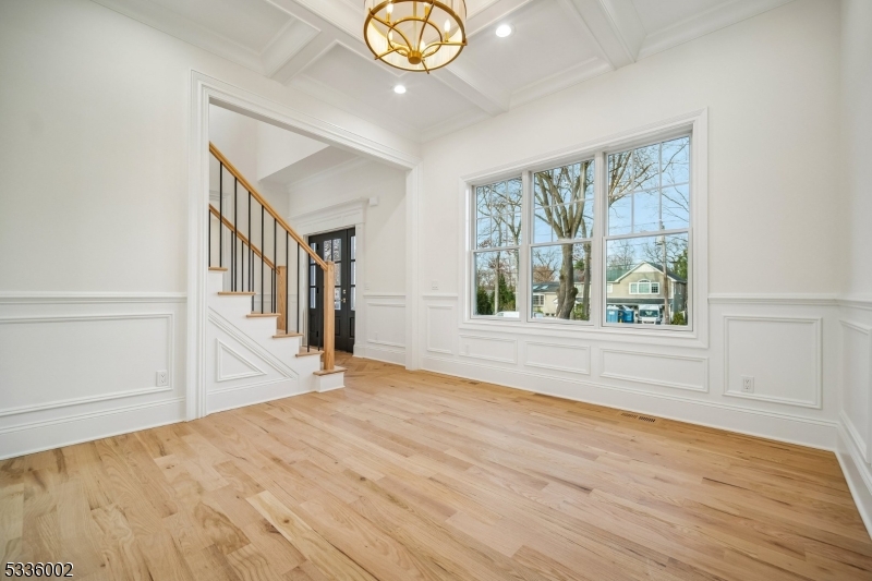 Livingston Twp., NJ 07039,22 Tuxedo Dr