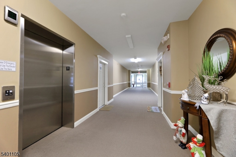 Saddle Brook Twp., NJ 07663,520 Victor St #42