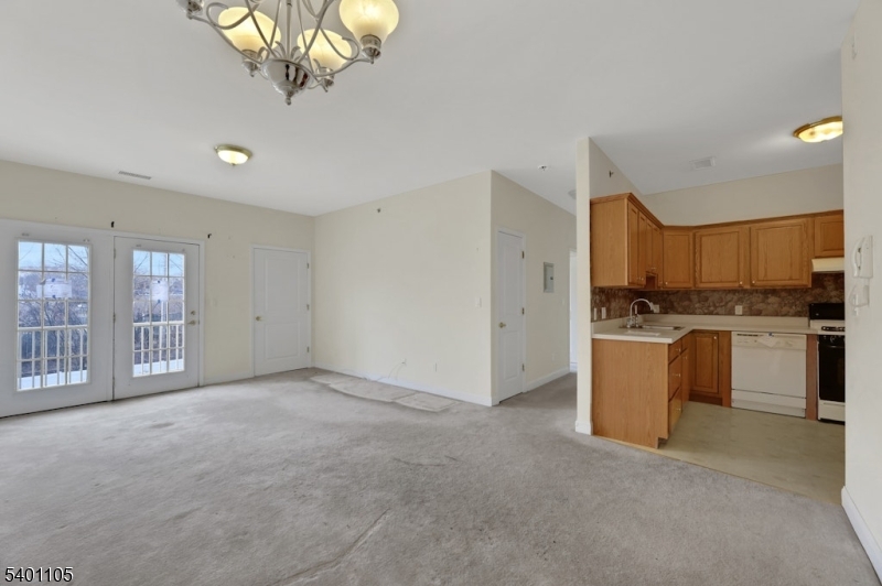 Saddle Brook Twp., NJ 07663,520 Victor St #42