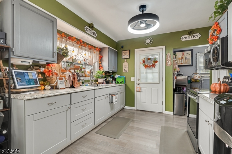 Manville Boro, NJ 08835,1315 Gress St