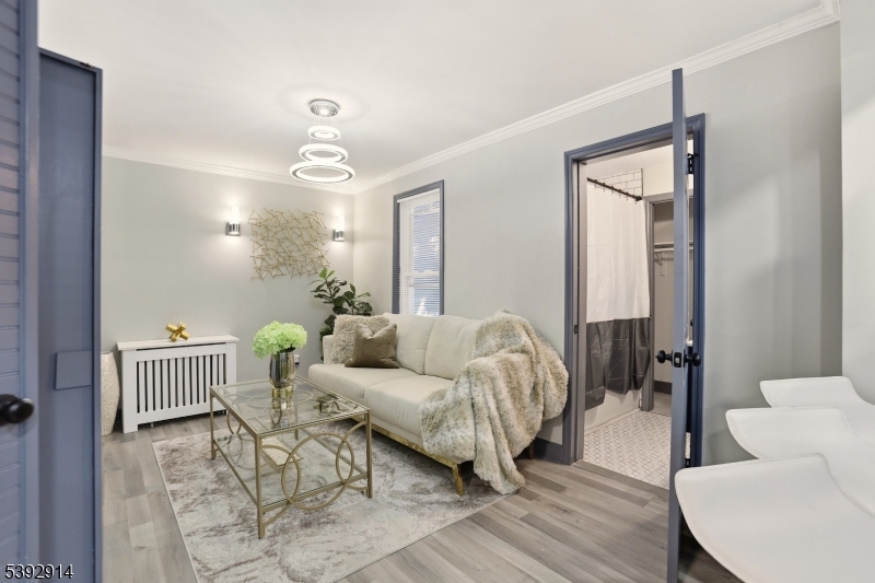 East Orange City, NJ 07018,328 Halsted St