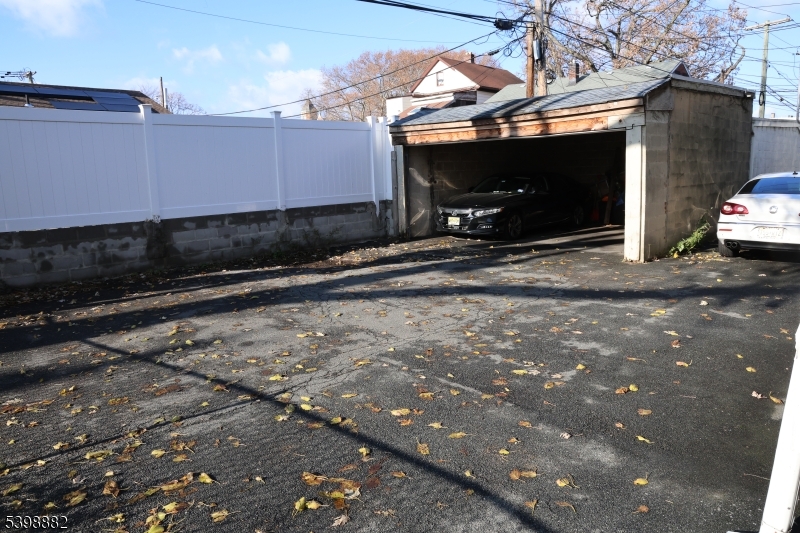 East Orange City, NJ 07018,443 Norwood St