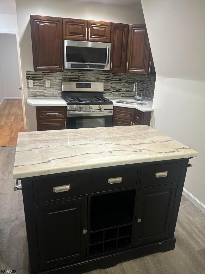 Jersey City, NJ 07304,192 Fairview Ave #3