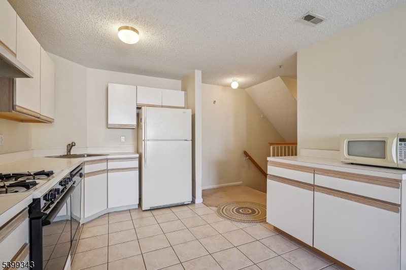 Edison Twp., NJ 08820,51 Guisborough Way