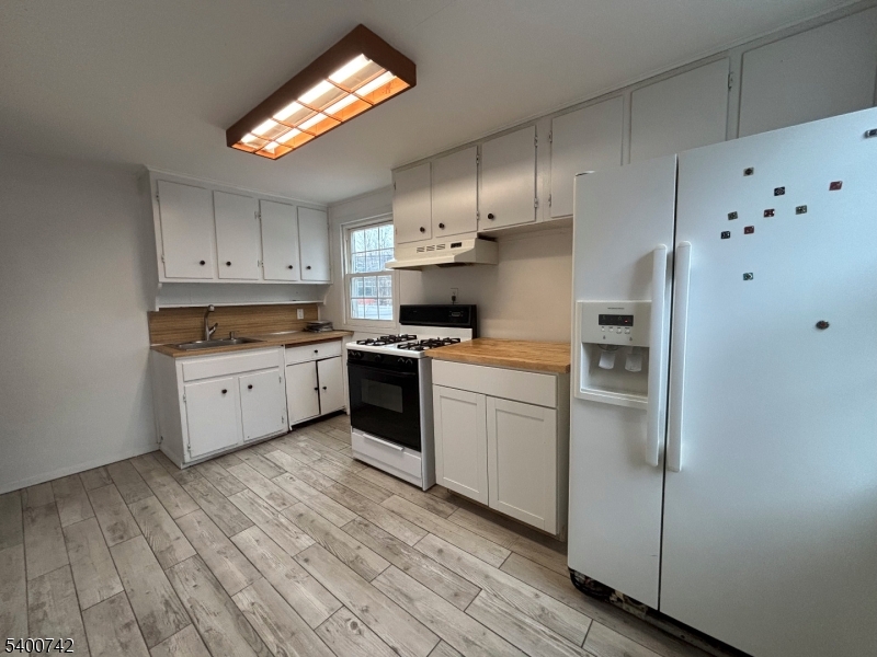 Rahway City, NJ 07065,1103 Stone St