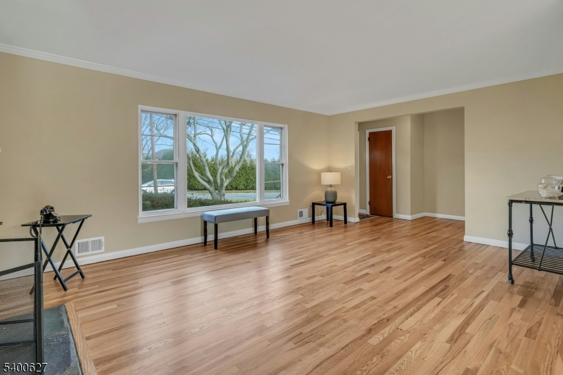 Clifton City, NJ 07013,6 Earnshaw Pl