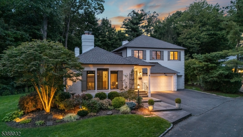 4 Stonegate Ct, Madison Boro, NJ 07940