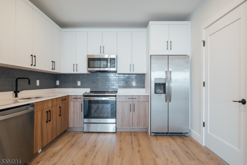 Newark City, NJ 07104,67 Summer Ave #101