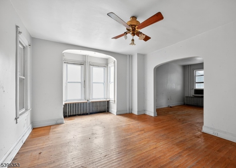 Phillipsburg Town, NJ 08865,271 Warren St