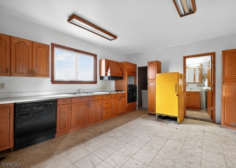 Phillipsburg Town, NJ 08865,271 Warren St