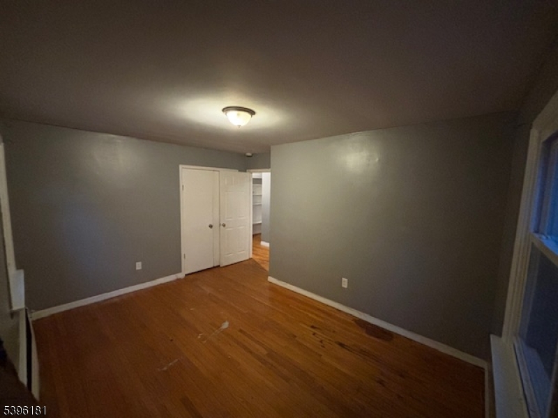 Newark City, NJ 07106,20 Brookdale Ave #1