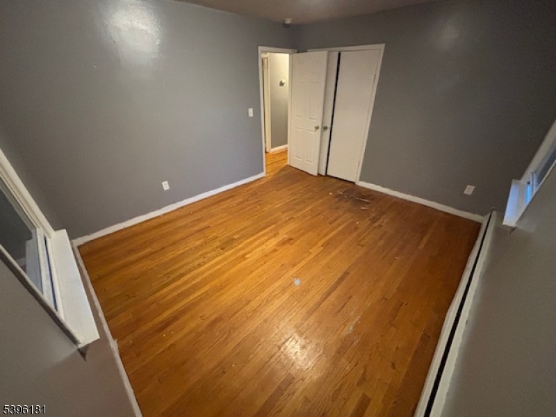 Newark City, NJ 07106,20 Brookdale Ave #1