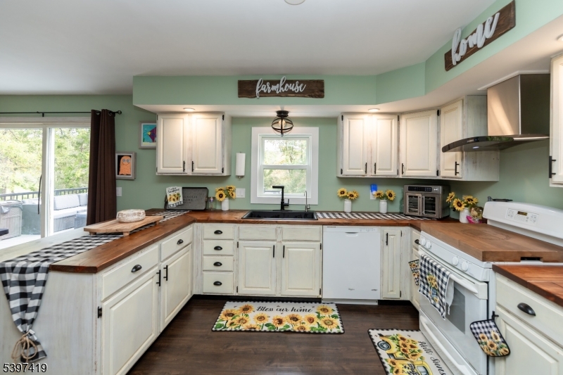 Independence Twp., NJ 07840,3 Fieldcrest Dr