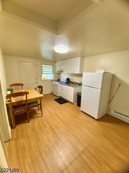 Newton Town, NJ 07860,3 Hillside Ave #3