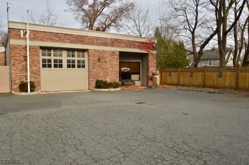 Chatham Boro, NJ 07928,17 Ogden St