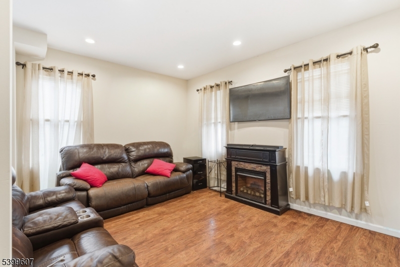 West Orange Twp., NJ 07052,11 Meade St