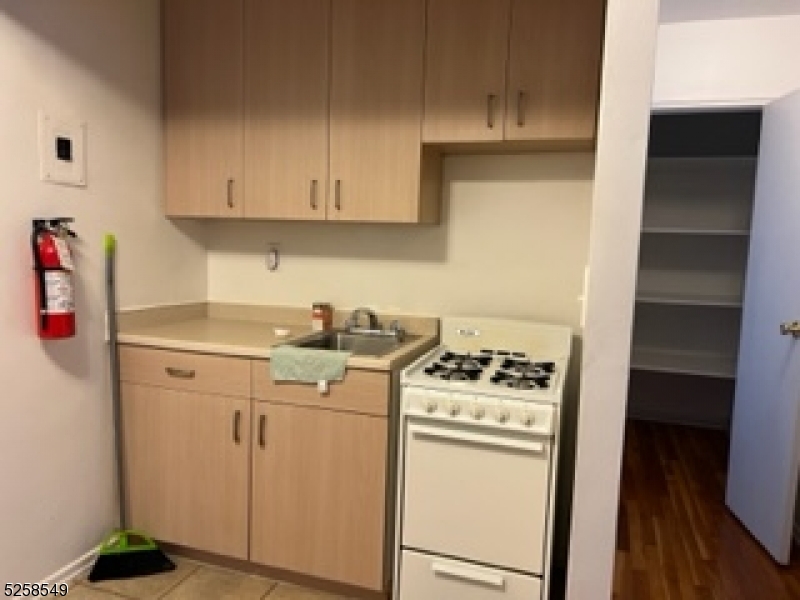 South Orange Village Twp., NJ 07079,123 Milligan Pl #A