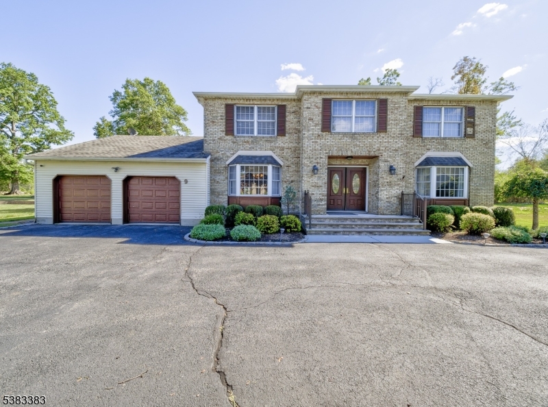 9 Heather Dr, East Hanover Twp., NJ 07936