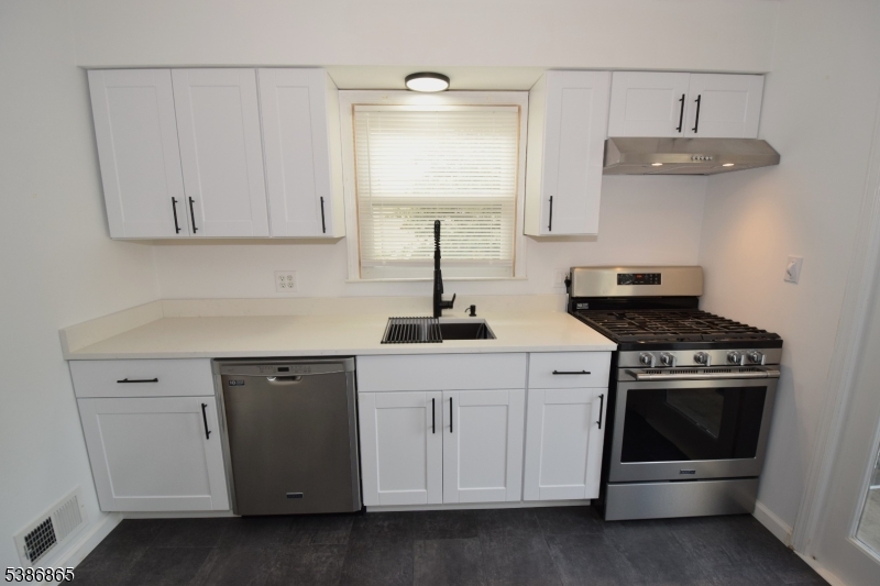 Raritan Boro, NJ 08869,40 Glaser Ave