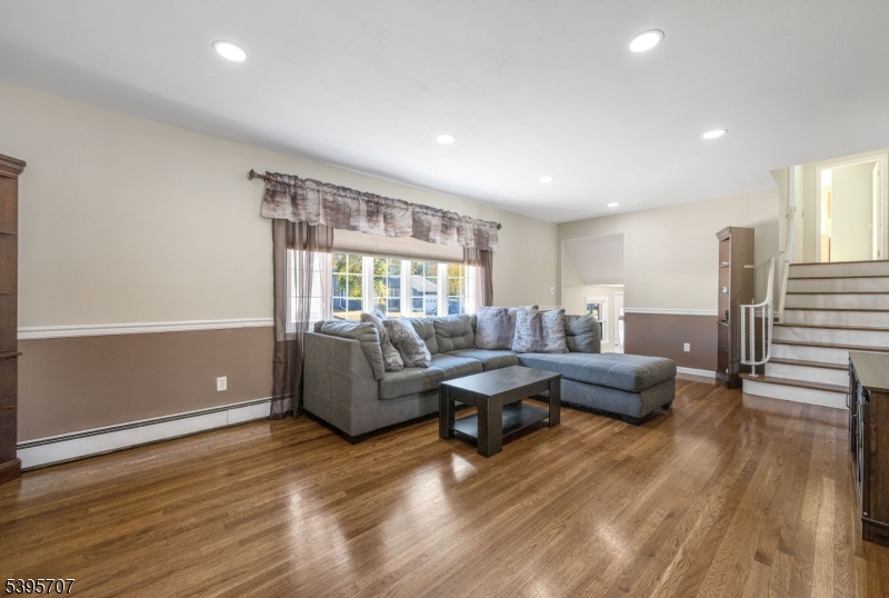 Wanaque Boro, NJ 07465,48 Willow Way