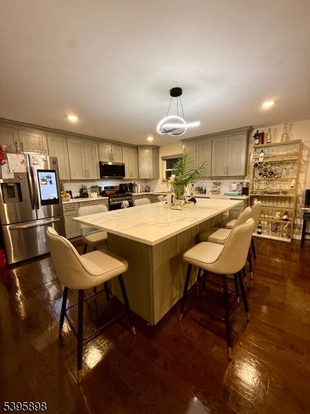 Newark City, NJ 07112,575 Hawthorne Ave