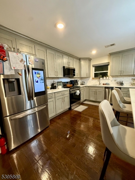 Newark City, NJ 07112,575 Hawthorne Ave