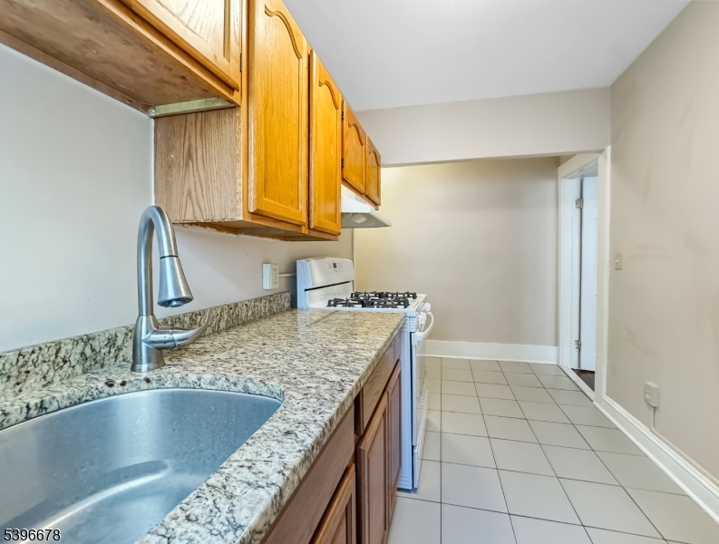 Phillipsburg Town, NJ 08865,83 Jefferson St #B