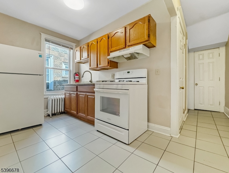 Phillipsburg Town, NJ 08865,83 Jefferson St #B