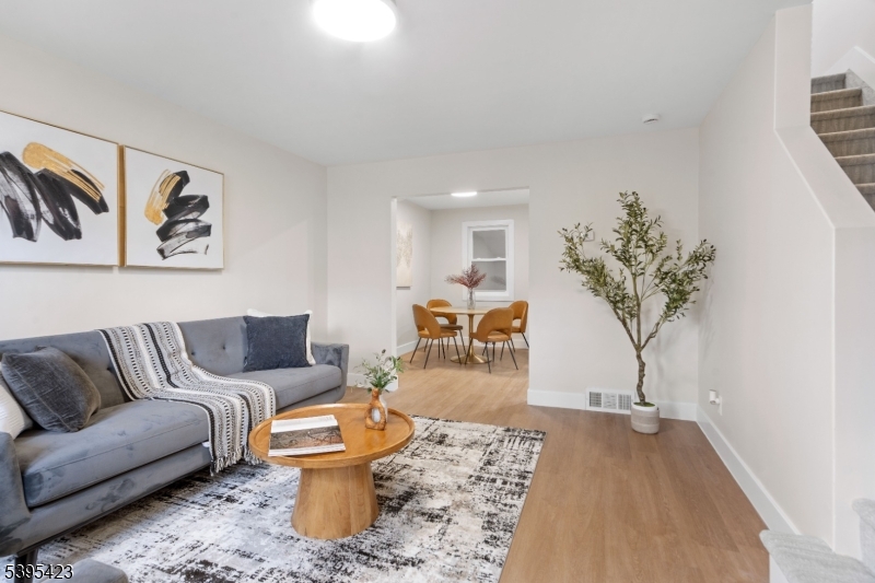 East Orange City, NJ 07017,13 Melmore Gdns