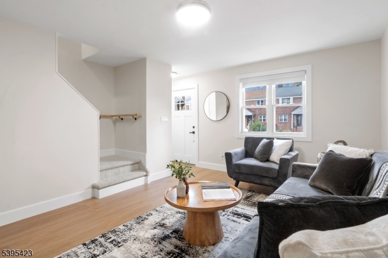 East Orange City, NJ 07017,13 Melmore Gdns