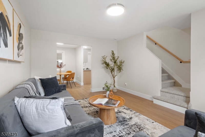 East Orange City, NJ 07017,13 Melmore Gdns