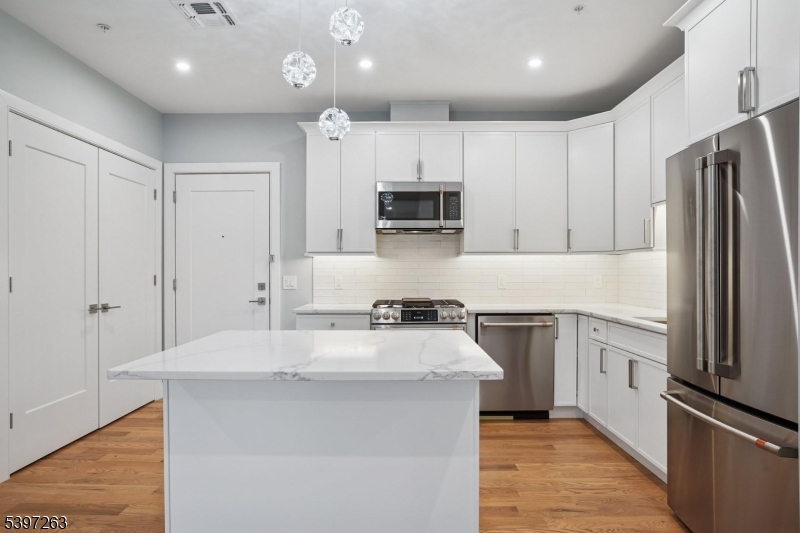 Bloomfield Twp., NJ 07003,106 Montgomery St