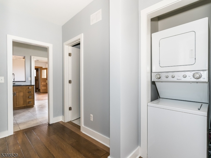 Newton Town, NJ 07860,81 Main St