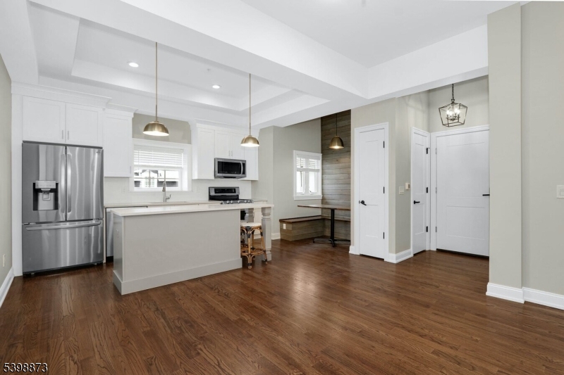 Mendham Boro, NJ 07945,6 East Main St. #A-1