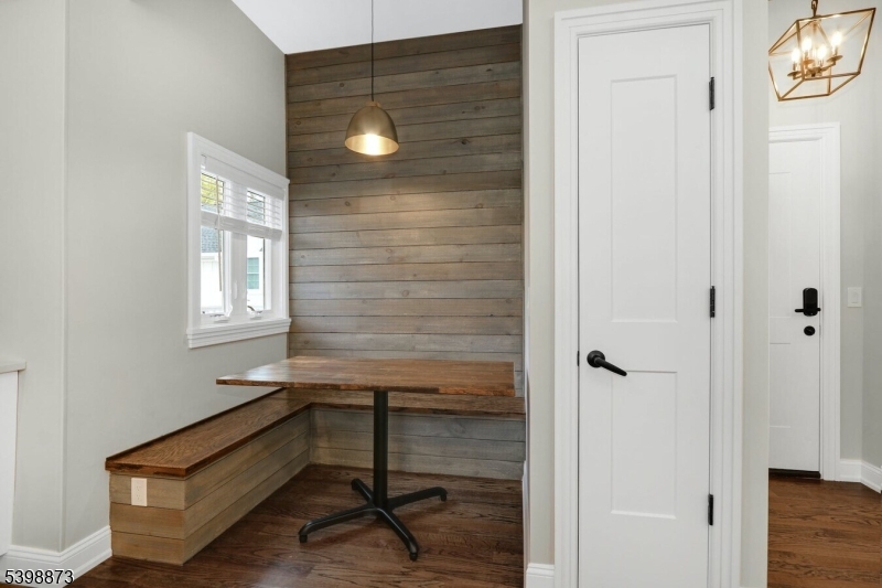 Mendham Boro, NJ 07945,6 East Main St. #A-1