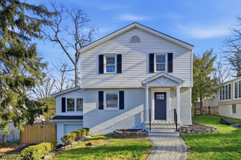 30 W Lawn Rd, Livingston Twp., NJ 07039