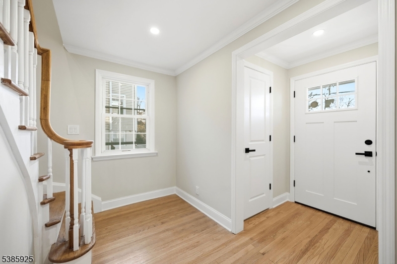 Livingston Twp., NJ 07039,30 W Lawn Rd