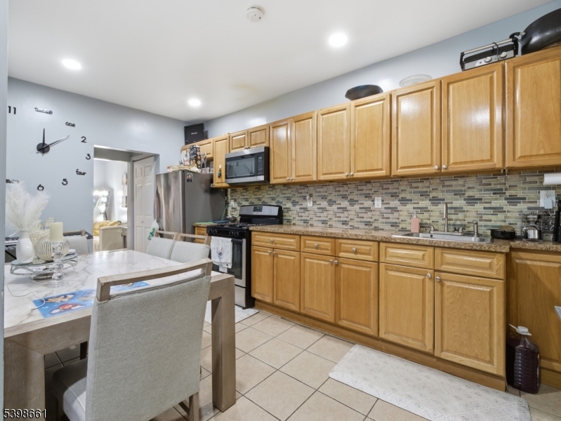 Paterson City, NJ 07501,31 Dover St