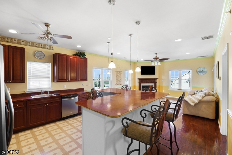 Keansburg Boro, NJ 07734,276 Beachway Ave Unit 8 #8