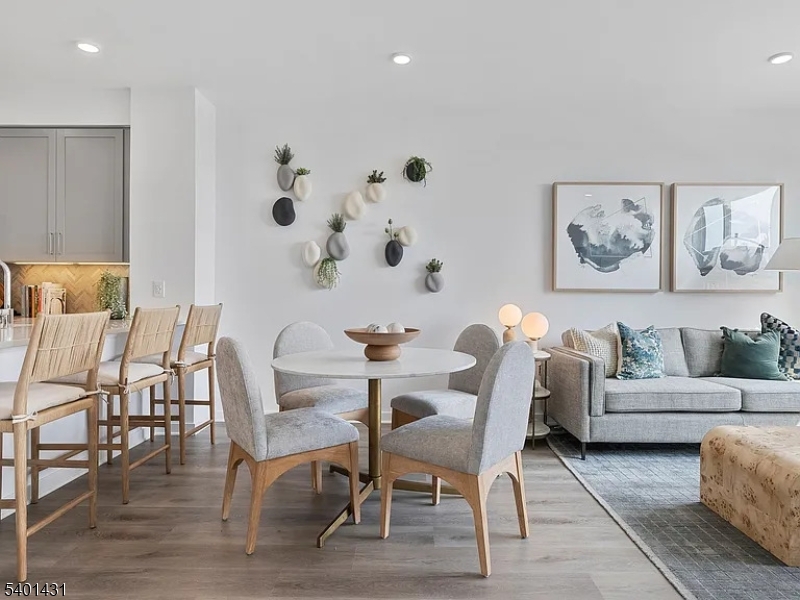 South Amboy City, NJ 08879,2000 Schindler #B19