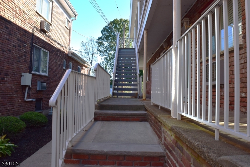 Parsippany-troy Hills Twp., NJ 07034,114 11 N. Beverwyck Rd #11