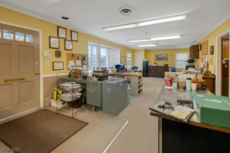 Livingston Twp., NJ 07039,495 S Livingston Ave