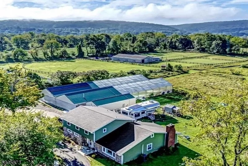 70 Mackenzie Rd, Lebanon Twp., NJ 08827