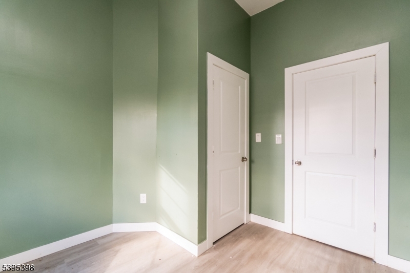 Newark City, NJ 07108,71 W Alpine St