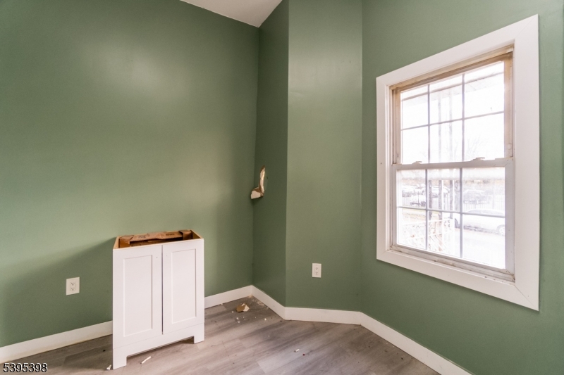 Newark City, NJ 07108,71 W Alpine St